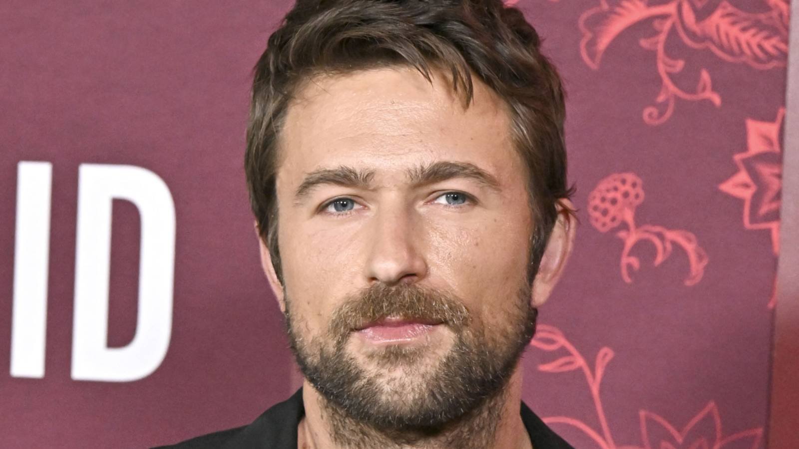 Brandon Sklenar at the red carpet premier of The Housemaid