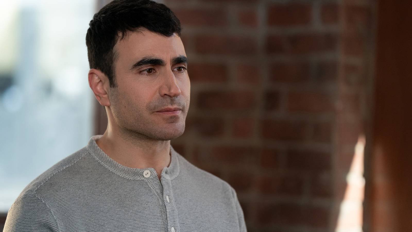 Brett Goldstein as Louis looking sad in Shrinking season 2, episode 3