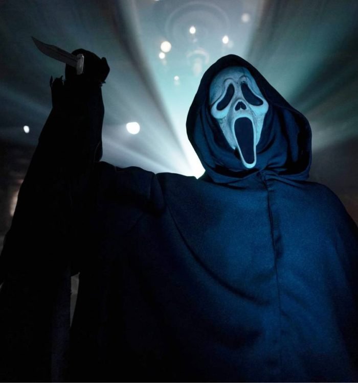Ghostface with a knife in Scream 7